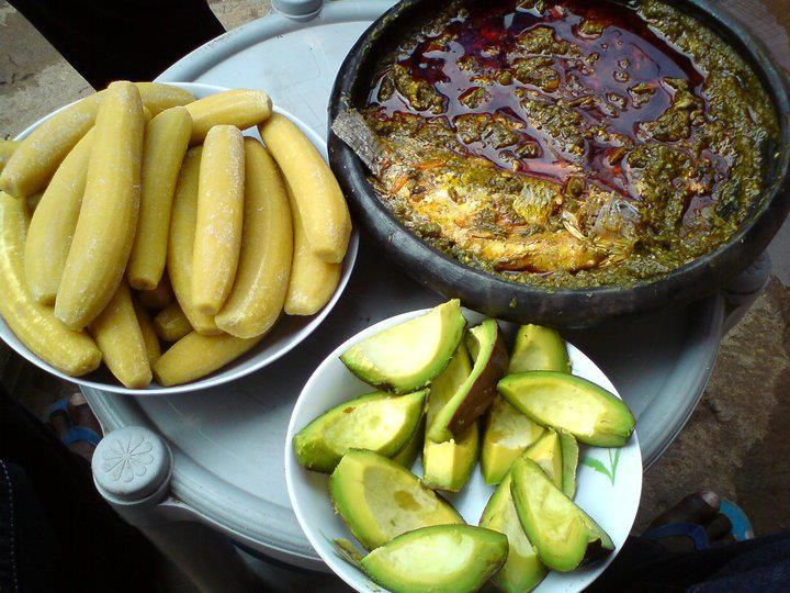 HOW TO PREPARE AMPESI AND KONTOMIRE STEW (ABOM)