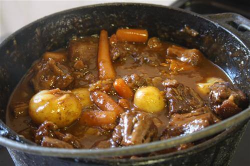 Potjie pots and potjiekos