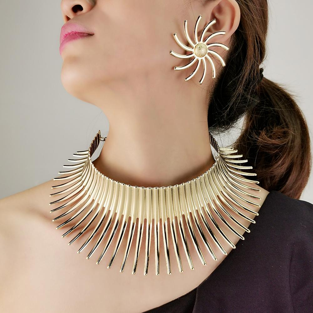 African Exaggerated Torque Choker